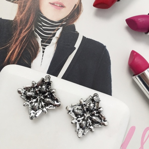 🆑 "Bacall" Earrings || Clear Crystal Statement - Picture 3 of 8